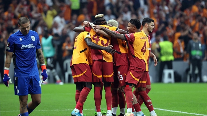 Osimhen'in Bir Taç İçin Harcadığı Mücadele  Spor Yazarlarından Galatasaray Yorumu