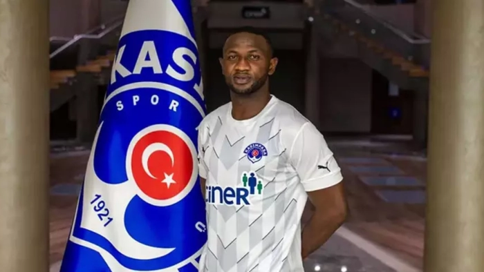 Kasımpaşa'ya Ganalı Defans Takviyesi! Nicholas Opoku Resmen İmzayı Attı