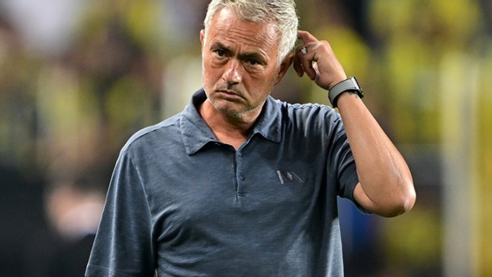 Mourinho, Kasımpaşa Maçında Zorunlu Değişikliğe Gitti