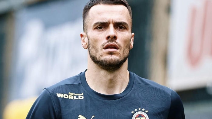 Fenerbahçe'de Kostic sürprizi!