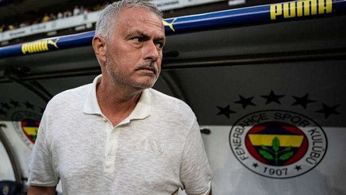 Derbi sonrası beklenen gelişme! Mourinho'ya ağır darbe...