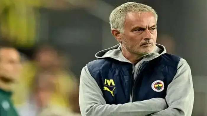 Mourinho'dan flaş hamle! O oyuncuyu ilk 11'e dahil ediyor