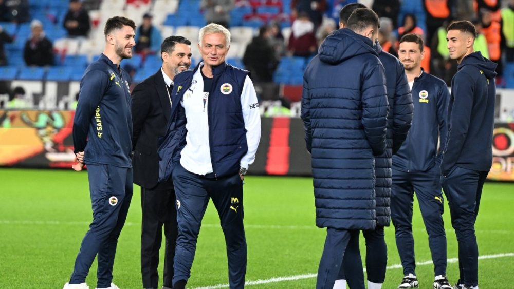 FENERBAHÇE HABERİ: Jose Mourinho Dünya Gündeminde! İşte Dikkat Çeken Manşetler