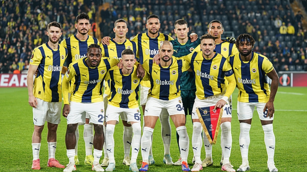 “Fenerbahçe’de Beklenmedik Ayrılık! Gözler Samet Akaydın’dayken…”