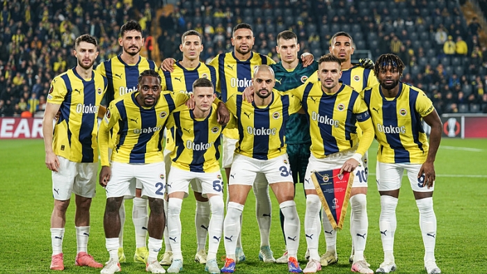 “Fenerbahçe’de Beklenmedik Ayrılık! Gözler Samet Akaydın’dayken…”