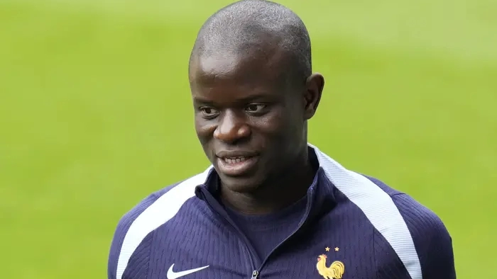 N'Golo Kante 2 yıllık sözleşme ile imzayı attı! Takımın yeni dinamosu: Yüzyılın transfer hamlesi!